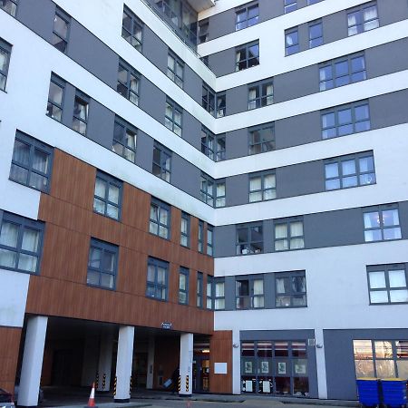 Linx Apartments Skyline Plaza Бейсингсток Екстериор снимка