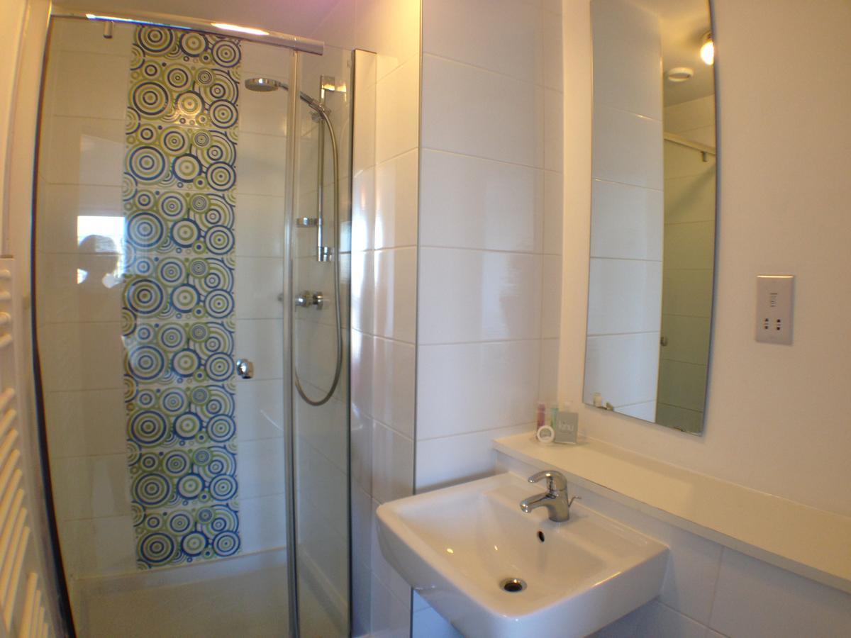 Linx Apartments Skyline Plaza Бейсингсток Екстериор снимка